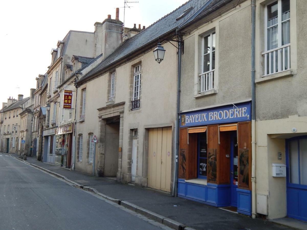 Au Coeur Du Centre Historique Lägenhet Bayeux Exteriör bild